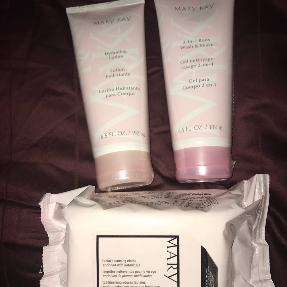 Mary Kay Bundle NWT